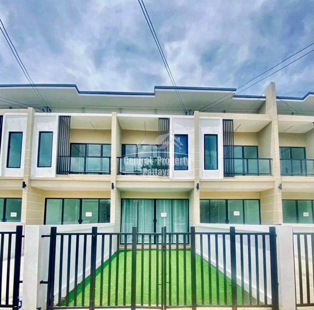 ฺBeautiful 2 storey townhome for sale and very good location in Nong pla lai, Pattaya. - Town House - Nong Pla Lai - Nong Pla Lai
