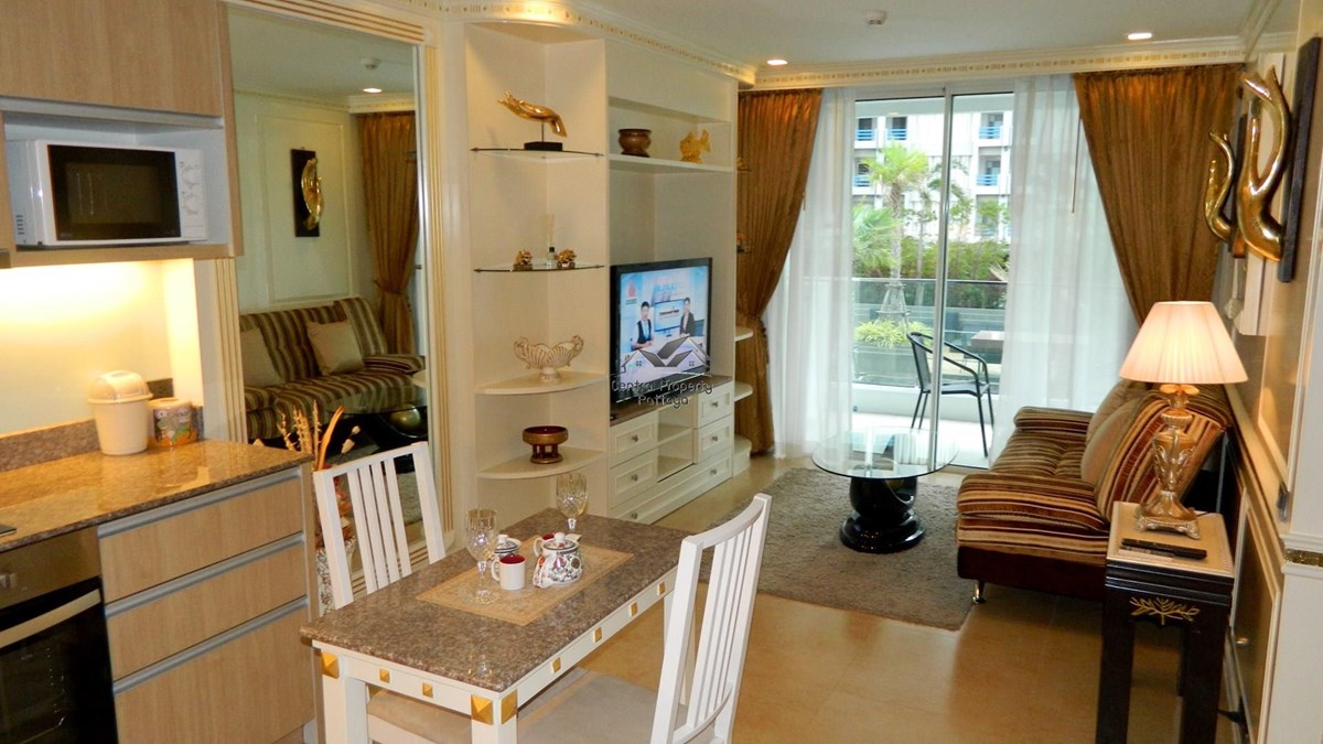 One Bedroom Condo for Rent on Pratumnak Hill.   คอนโด 1 ห้องนอน พูลวิว บนเขาพระตำหนัก สำหรับเช่า - Condominium -  - Pratumnak 