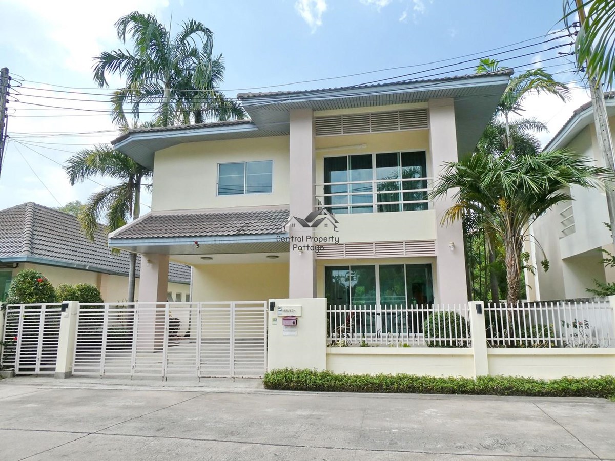 Three Bedroom Three Bathroom Two Storey House for sale in East Pattaya. - Apartment - Pattaya East - 
