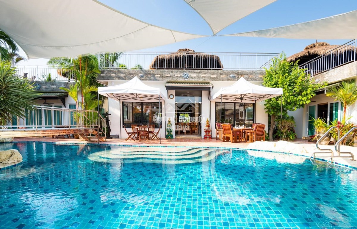 Large 7 Bedroom Luxury Villa For Sale In Pattaya!  - House -  - Pheonix Golf Club 