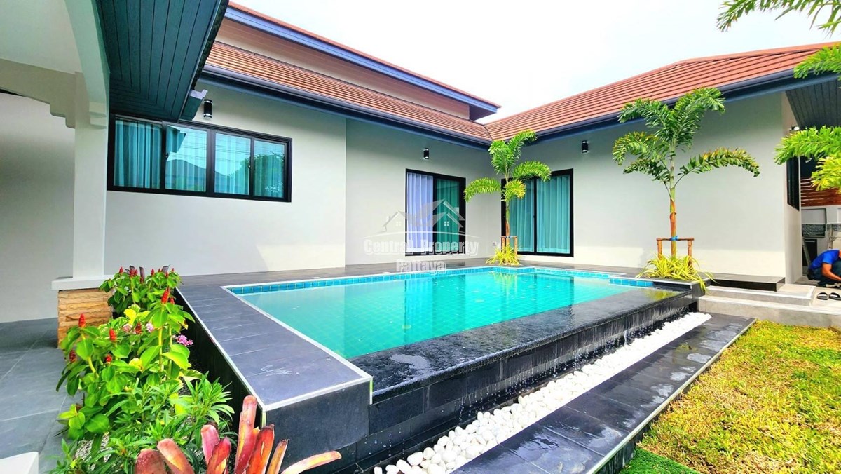 Spacious, 4 bedroom, 5 bathroom private pool villa for sale in Na Jomtien.  - House -  - 
