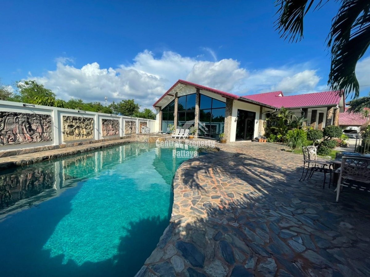 A great location 3 Bedrooms village close to golf courses for sale in East Pattaya. - Apartment - Pattaya City - 
