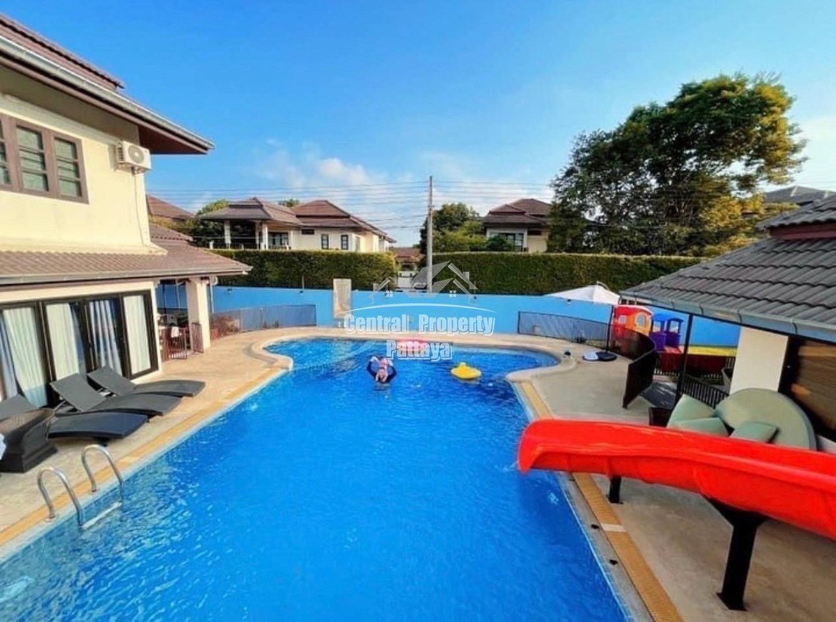 Expansive, house with guesthouse, total 5 bedrooms, 5 bathrooms with private pool for sale in Ban Amphur. - House -  - 