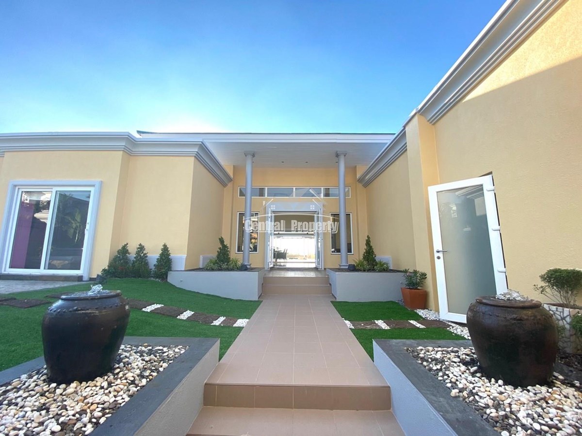 Luxury Three Bedroom Three Bathroom Pool Villa for Sale Siam Royal View. - House - Pattaya Central - 