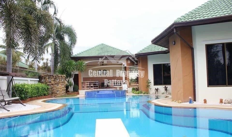 Beautiful Four Bedroom Five Bathroom pool villa near to Maprachan Lake in East Pattaya for Sale or Rent - House - Pattaya East - 