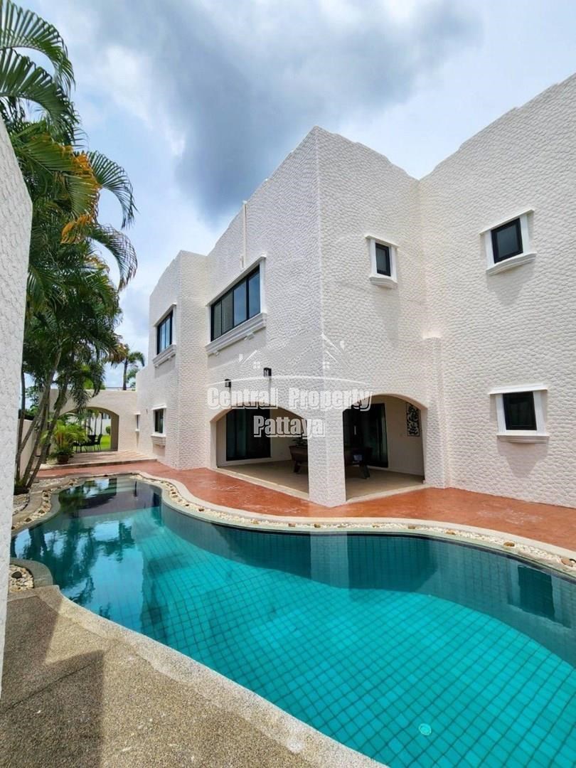 Deluxe 4 bed 5 Bathroom Pool Villa for sale in Pattaya - House -  - 