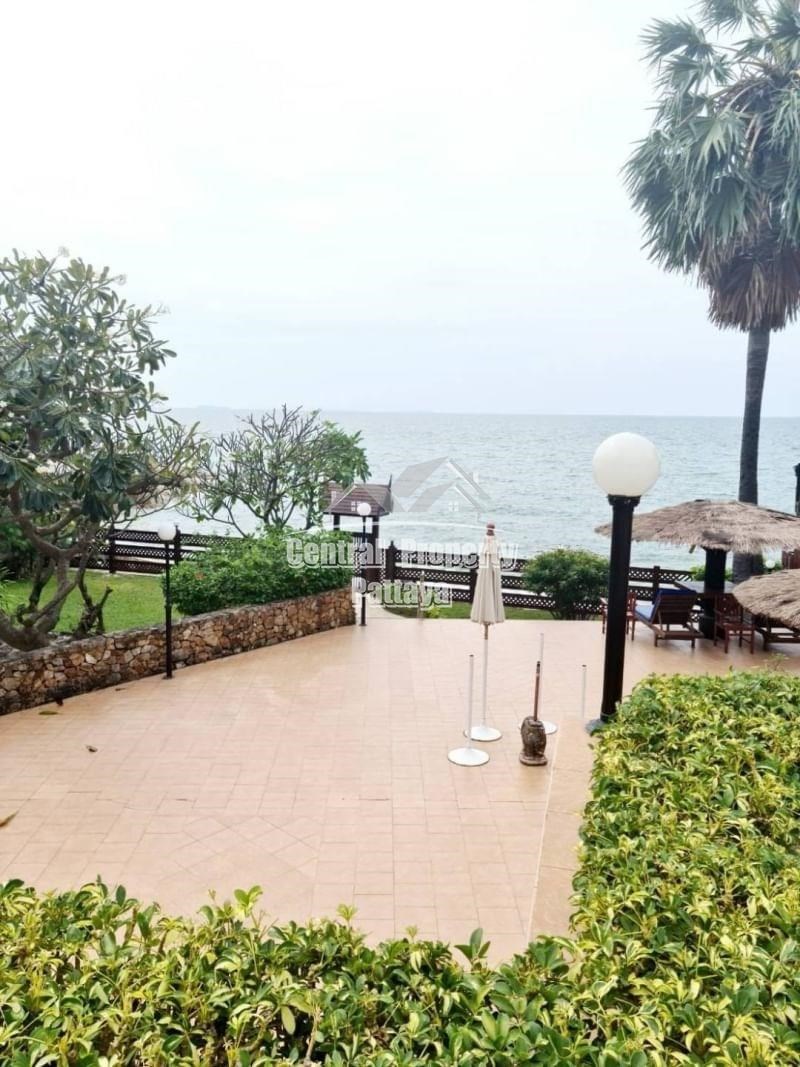 2 Bedrooms condo located on a prime area of Wongamat Beach providing its residents with direct and private access to the beach for sale - Condominium -  - 