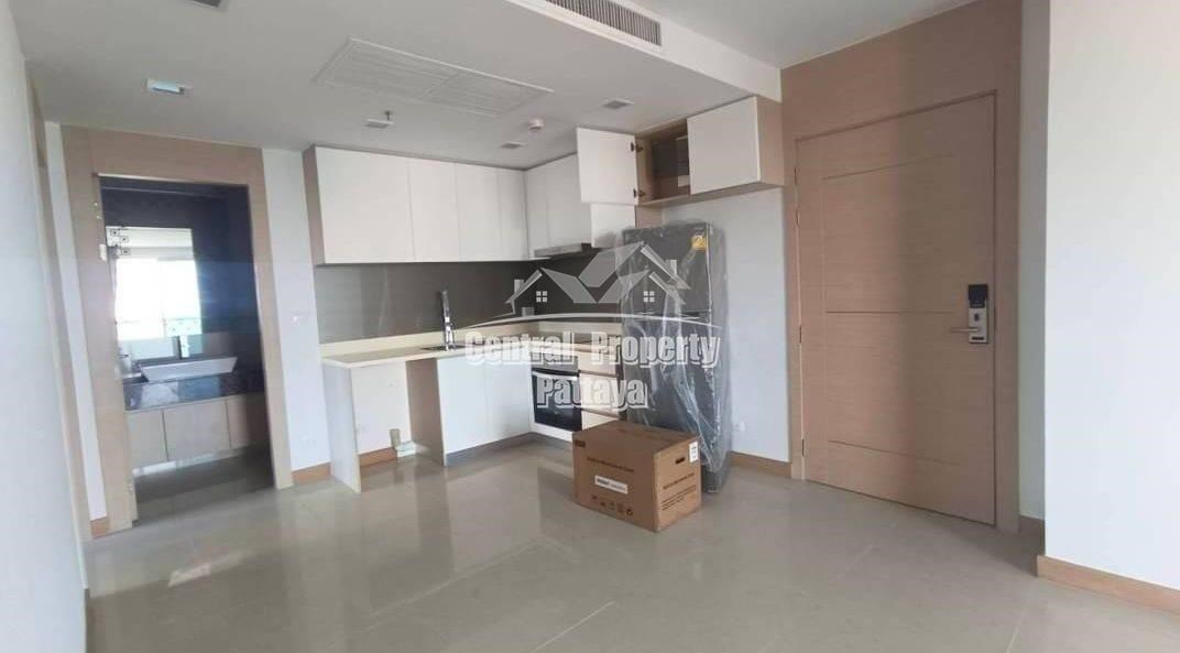 Spacious, 1 bedroom, 1 bathroom, condo for sale in The Palm, Wongamat beach for sale in Foreign quota.