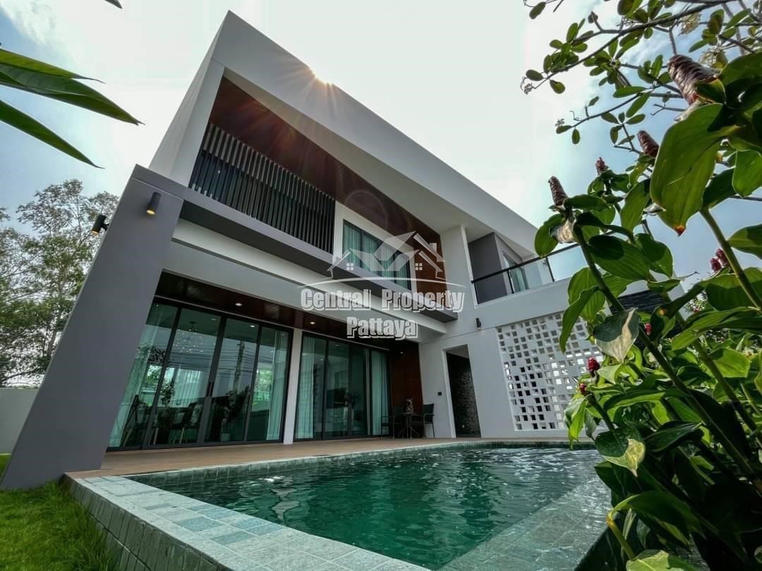 Stunning, 3 bedroom, 4 bathroom, private pool villa for sale in Huay Yai. - House -  - 