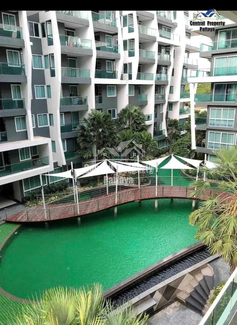 Generous, 1 bedroom, 1 bathroom for sale in foreign name in Feelture Condominium, Na Jomtien.