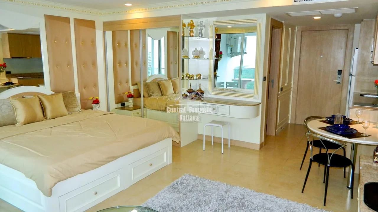 Spacious Studio With Panoramic Views at The Cliff, Prathumnak, Pattaya — Photo 9