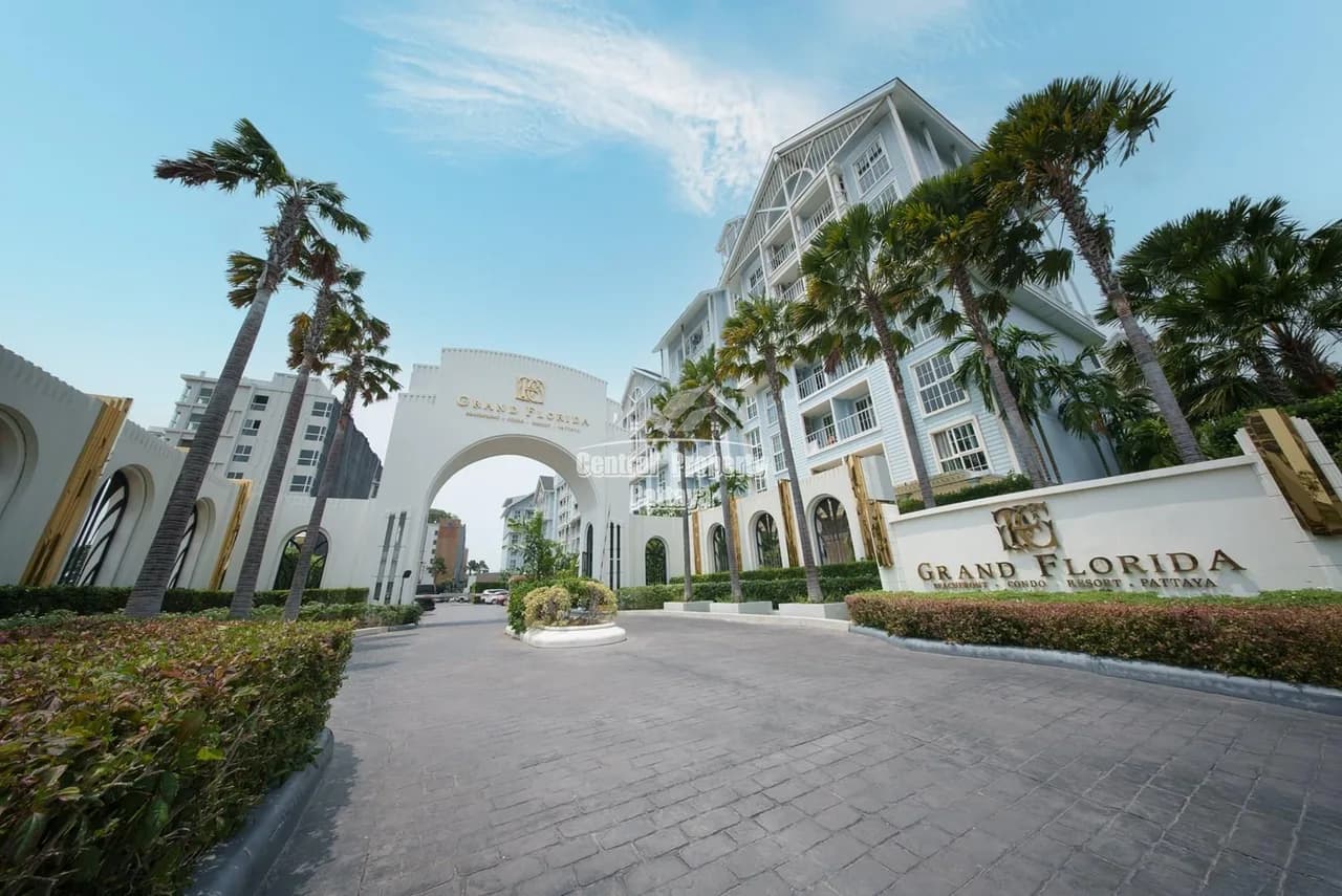 Luxury 1-Bedroom Beachfront Retreat at Grand Florida