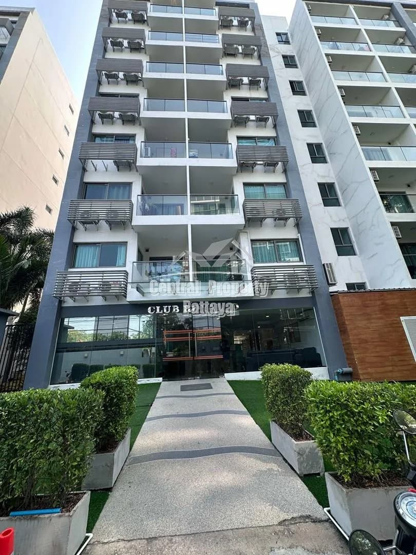 Fully Furnished 2 Bed, 2 Bath Condo at Club Royal, Wongamat