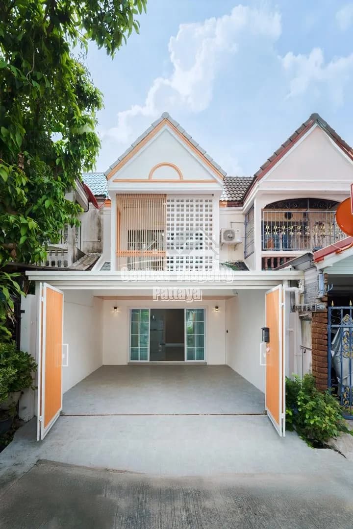 Modern Townhouse in South Pattaya – Fully Renovated & Ready to Move In!