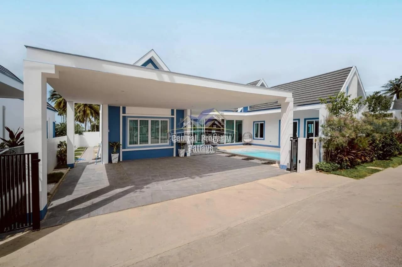 Modern 5-Bedroom Pool Villa by Maprachan Lake – 260 SQM of Luxury Living