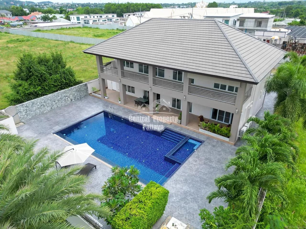 Luxury 5-Bed Pool Villa for Sale by Chaknork Lake – Tranquil Elegance in East Pattaya