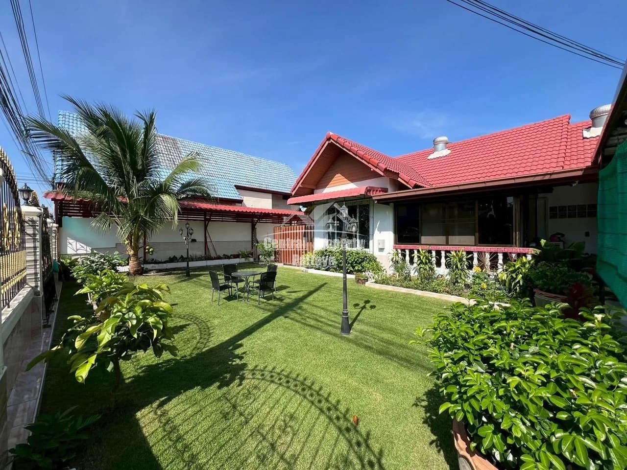 Charming 3-Bedroom Home with Spacious Garden in Suphamit Village