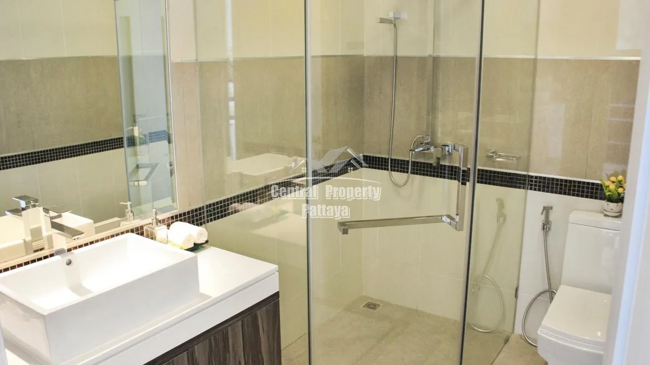 Beautiful Seaview corner unit in Naklua 5