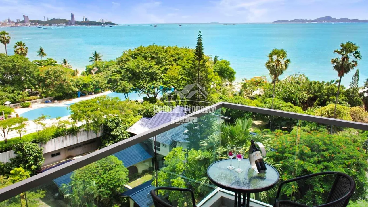Beautiful Seaview corner unit in Naklua — Photo 18