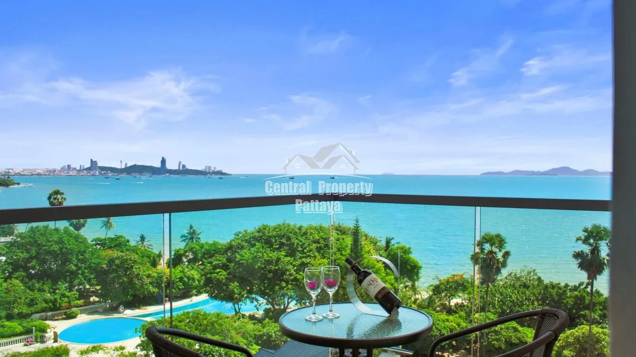 Beautiful Seaview corner unit in Naklua