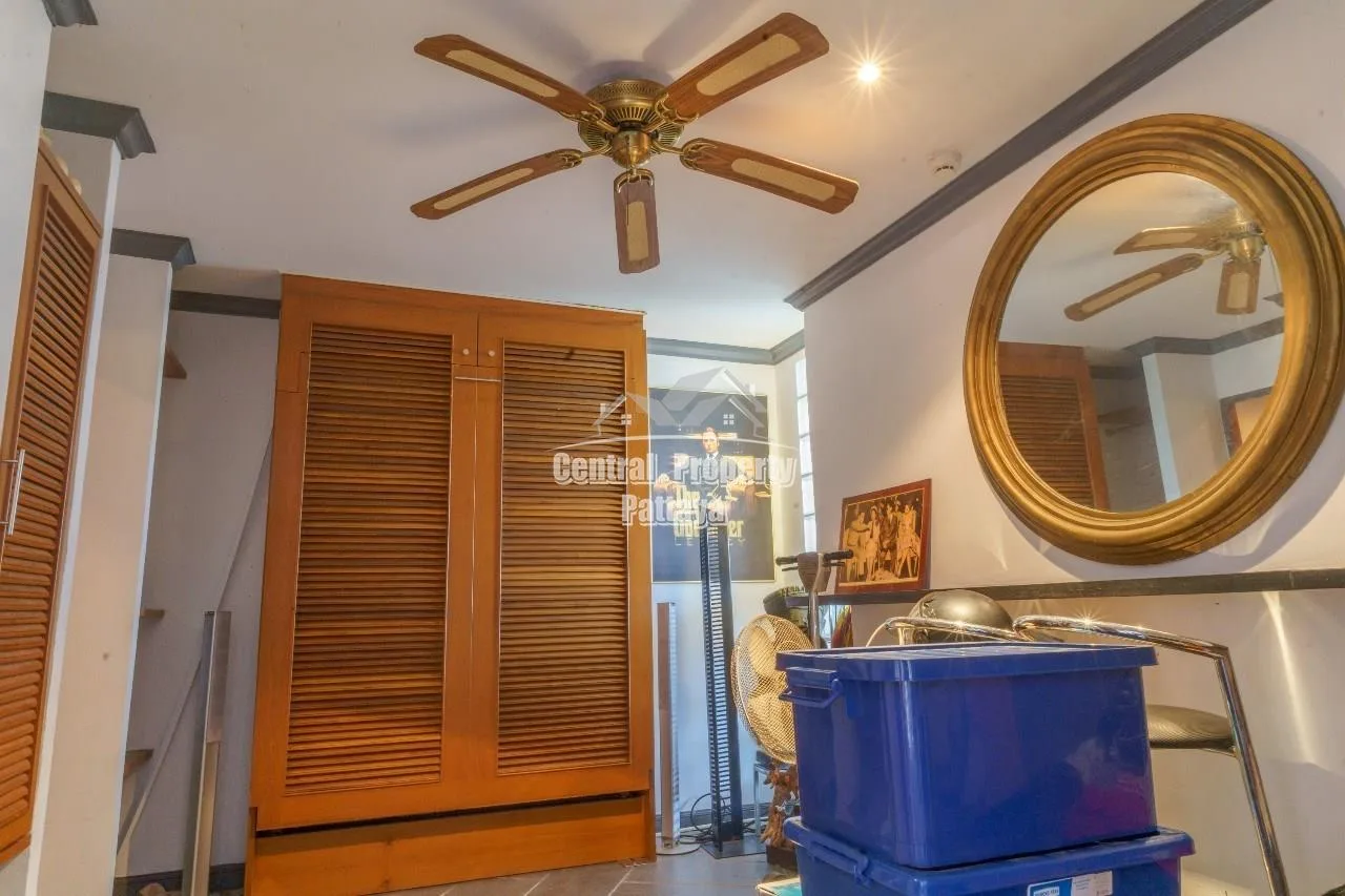 Spacious, 2 bedroom, 2 bathroom corner unit with foreign ownership in Royal Hill, Pratumnak. — Photo 16