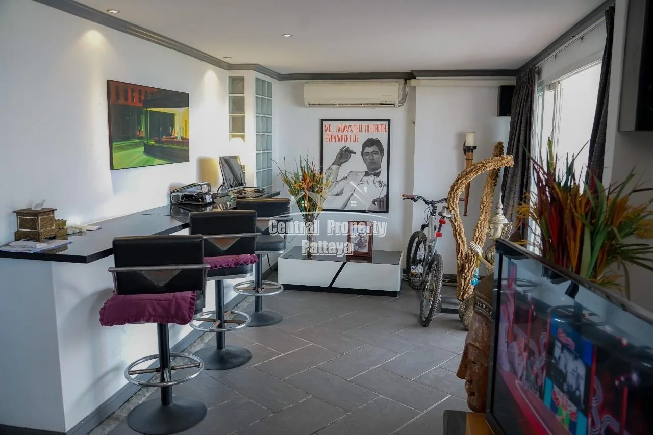 Spacious, 2 bedroom, 2 bathroom corner unit with foreign ownership in Royal Hill, Pratumnak. — Photo 4