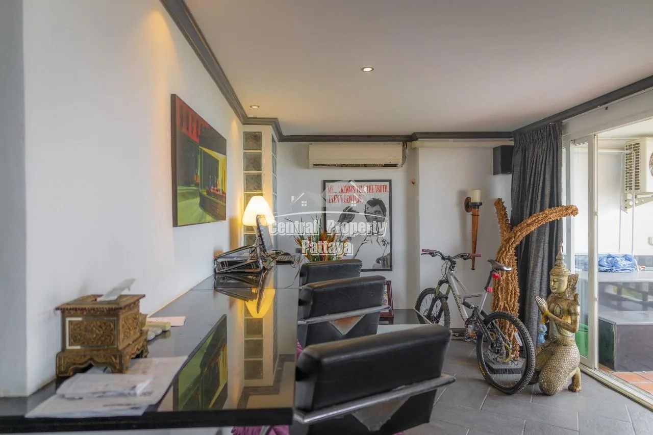 Spacious, 2 bedroom, 2 bathroom corner unit with foreign ownership in Royal Hill, Pratumnak. — Photo 5