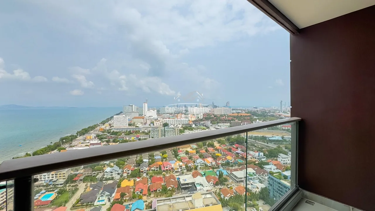 Luxurious, beachfront, private pool unit in foreign name for sale in Copacabana, Jomtien beach. — Photo 15