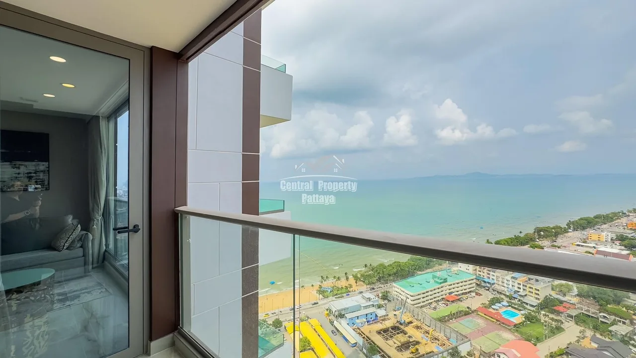 Luxurious, beachfront, private pool unit in foreign name for sale in Copacabana, Jomtien beach. — Photo 16