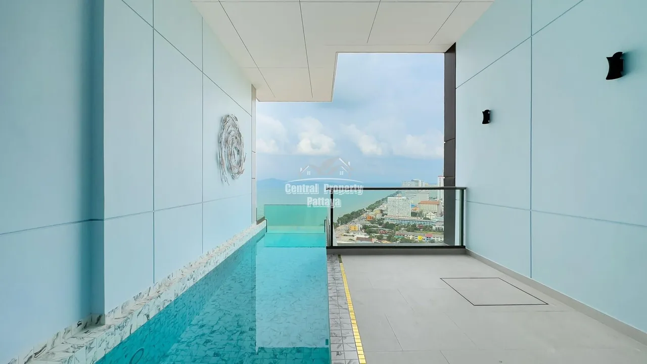 Luxurious, beachfront, private pool unit in foreign name for sale in Copacabana, Jomtien beach. 3