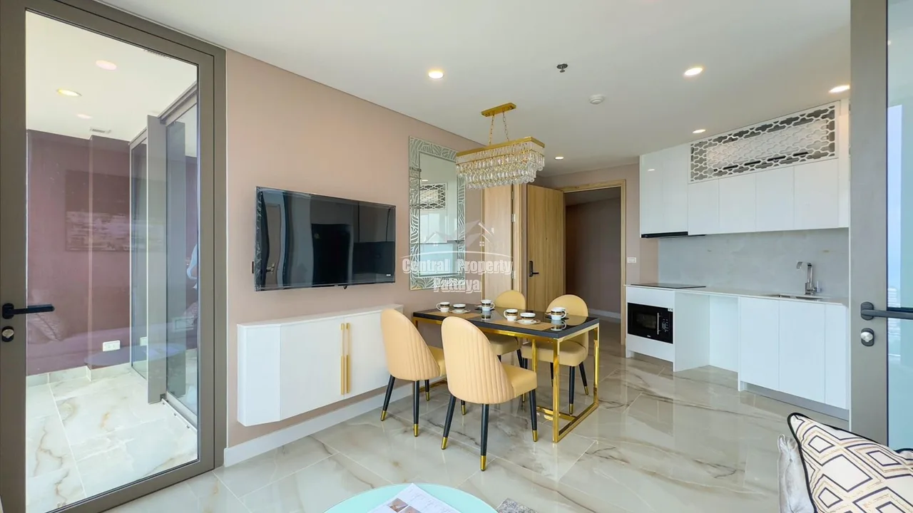 Luxurious, beachfront, private pool unit in foreign name for sale in Copacabana, Jomtien beach. — Photo 6