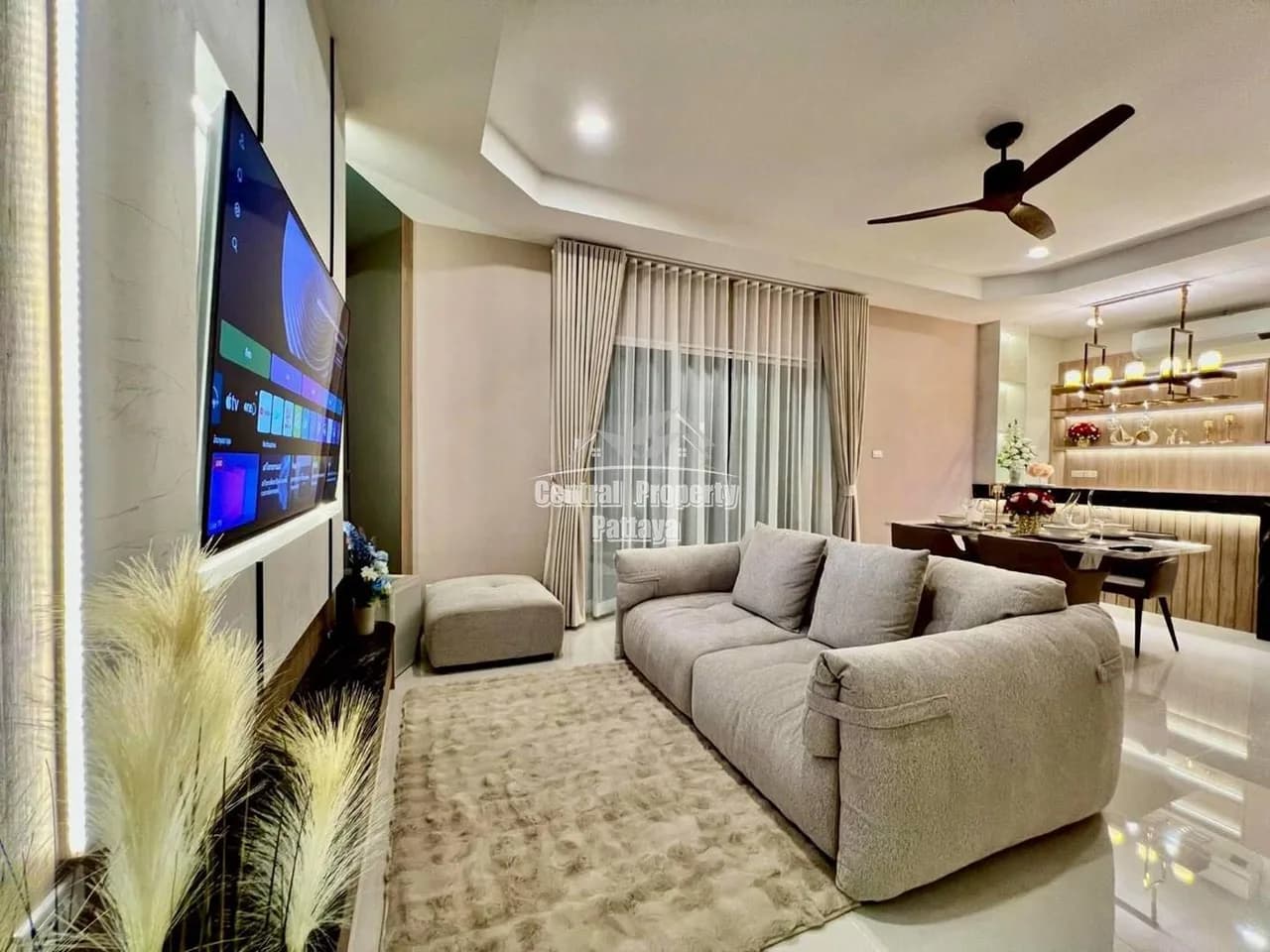 Warm & Elegant Corner Home with Imported Olive Tree Garden — Photo 12