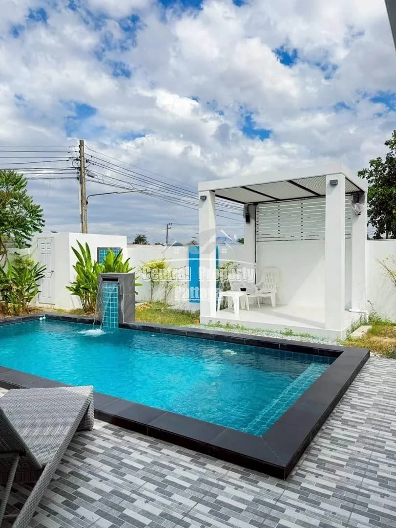 Modern Nordic-Style Pool Villa Near Mabprachan Lake Offering Privacy, Elegance, and Contemporary Comfort.